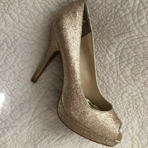 2/$14 ❤️ Steve Madden Gold ‘Glitter’ Heel Sz 8 - Picture 13 of 13